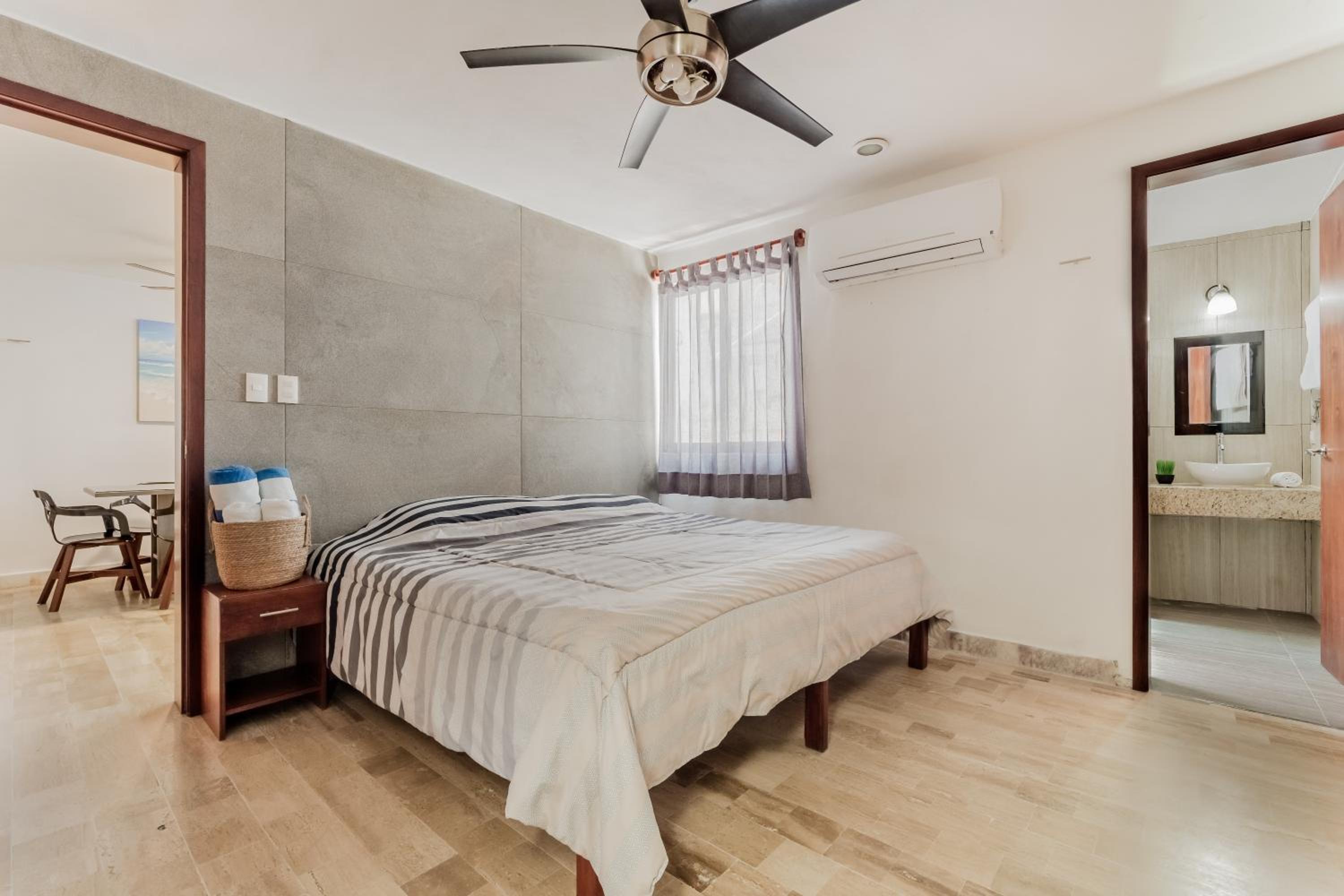 Seáak Cancun Rentals