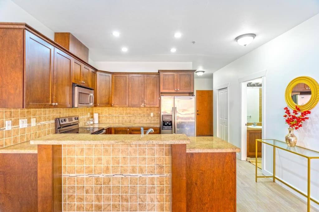 Private apartment with 2 bedrooms, 2 bathrooms, living area, laundry included