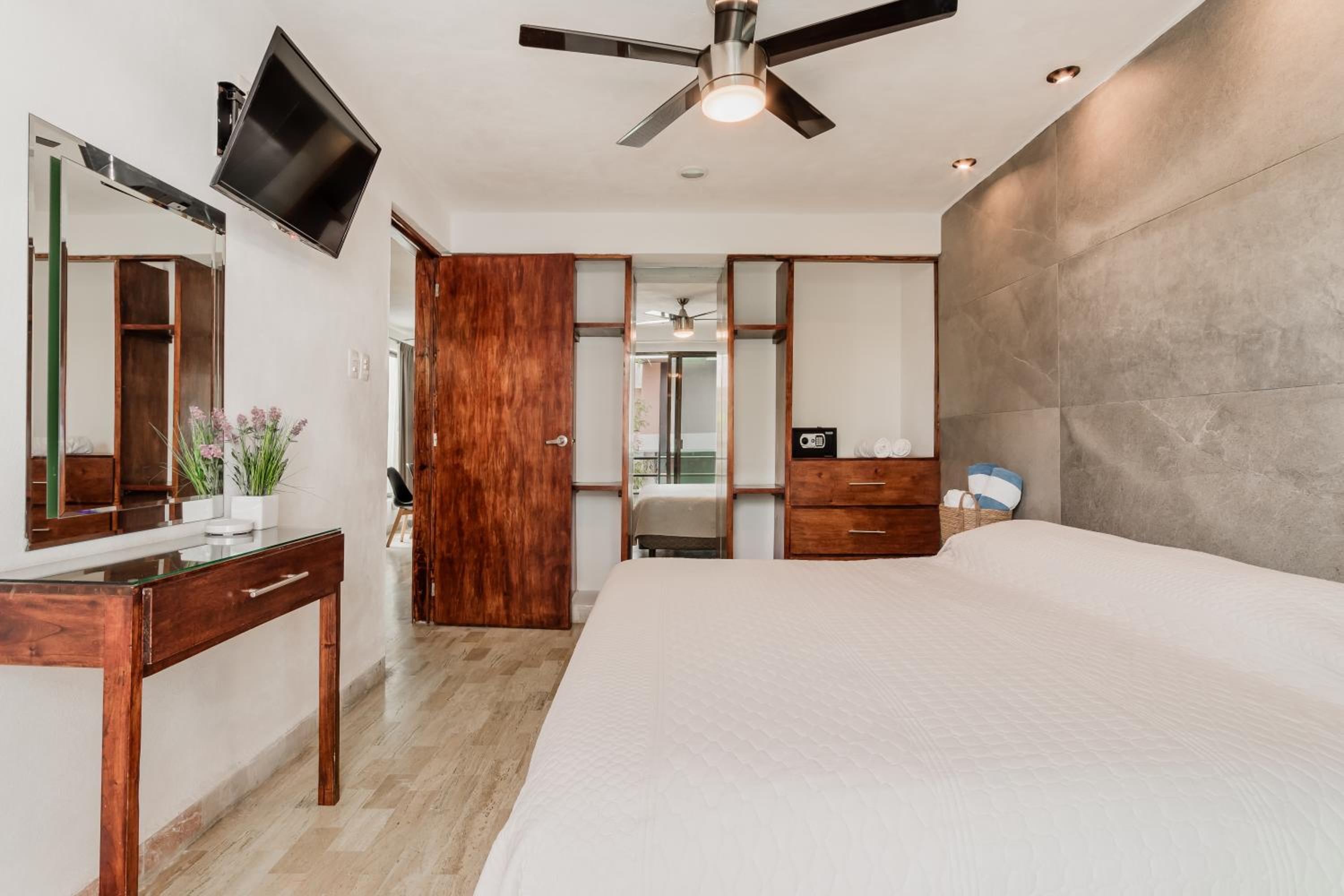 Seáak Cancun Rentals