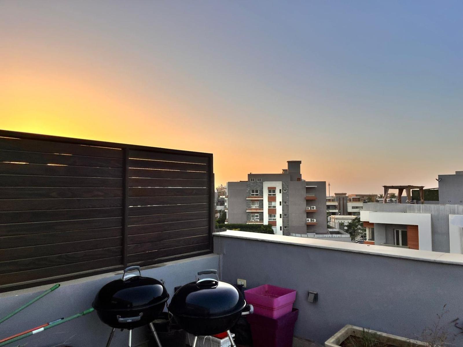 Beautiful Rooftop Retreat in Zayed