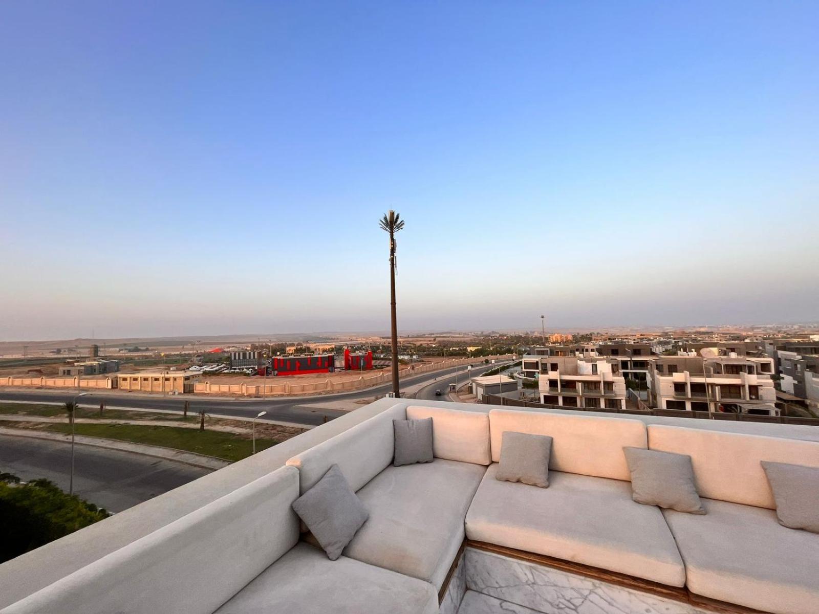 Beautiful Rooftop Retreat in Zayed