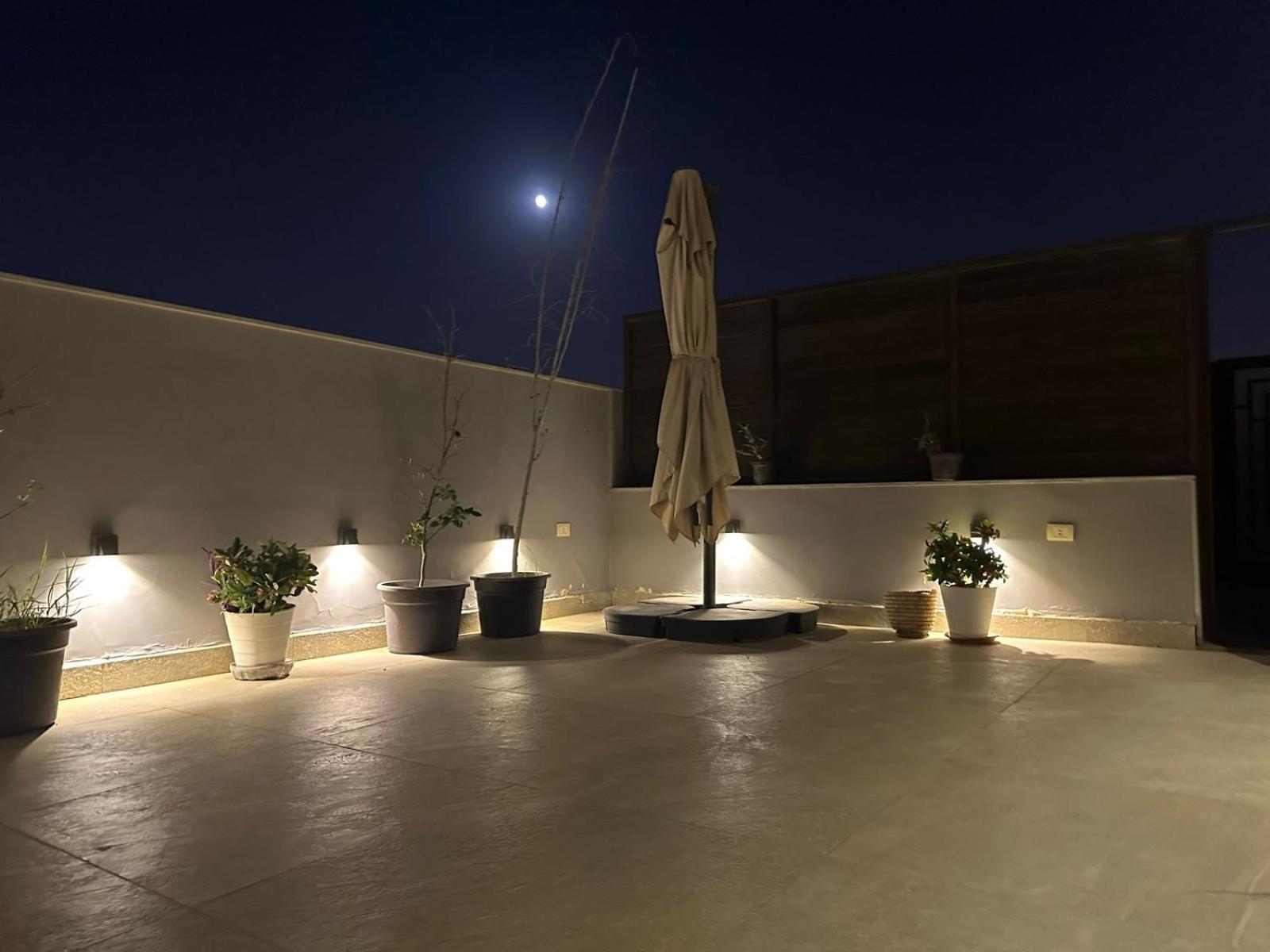 Beautiful Rooftop Retreat in Zayed