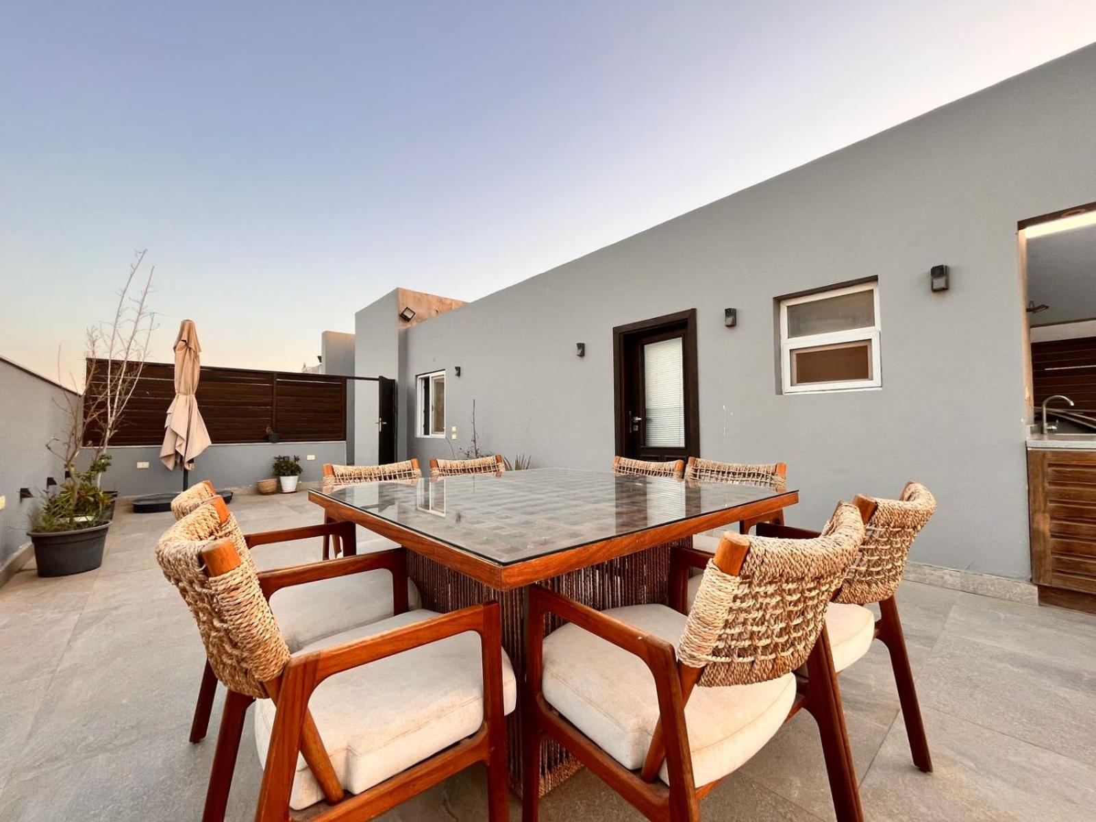 Beautiful Rooftop Retreat in Zayed