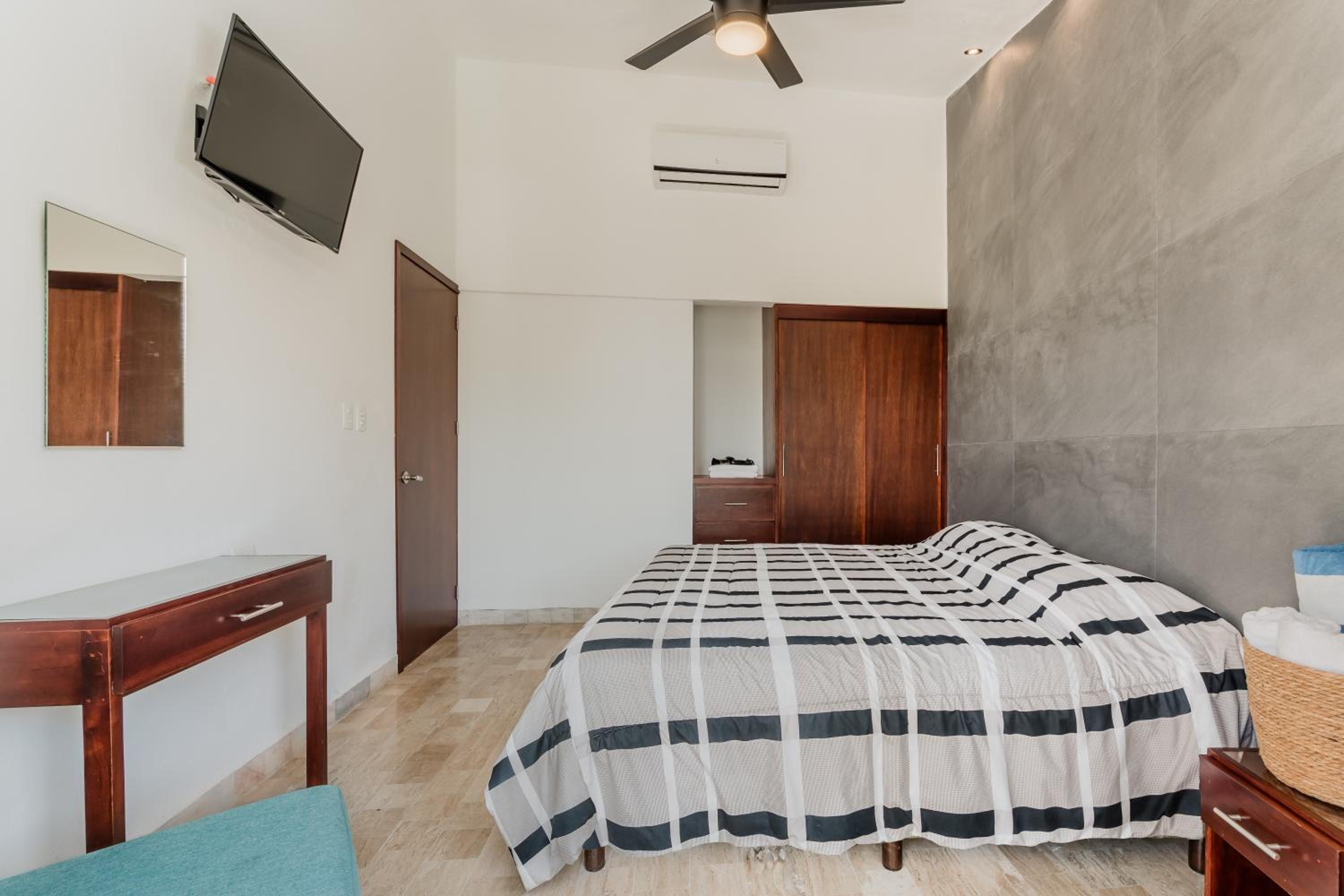 Seáak Cancun Rentals