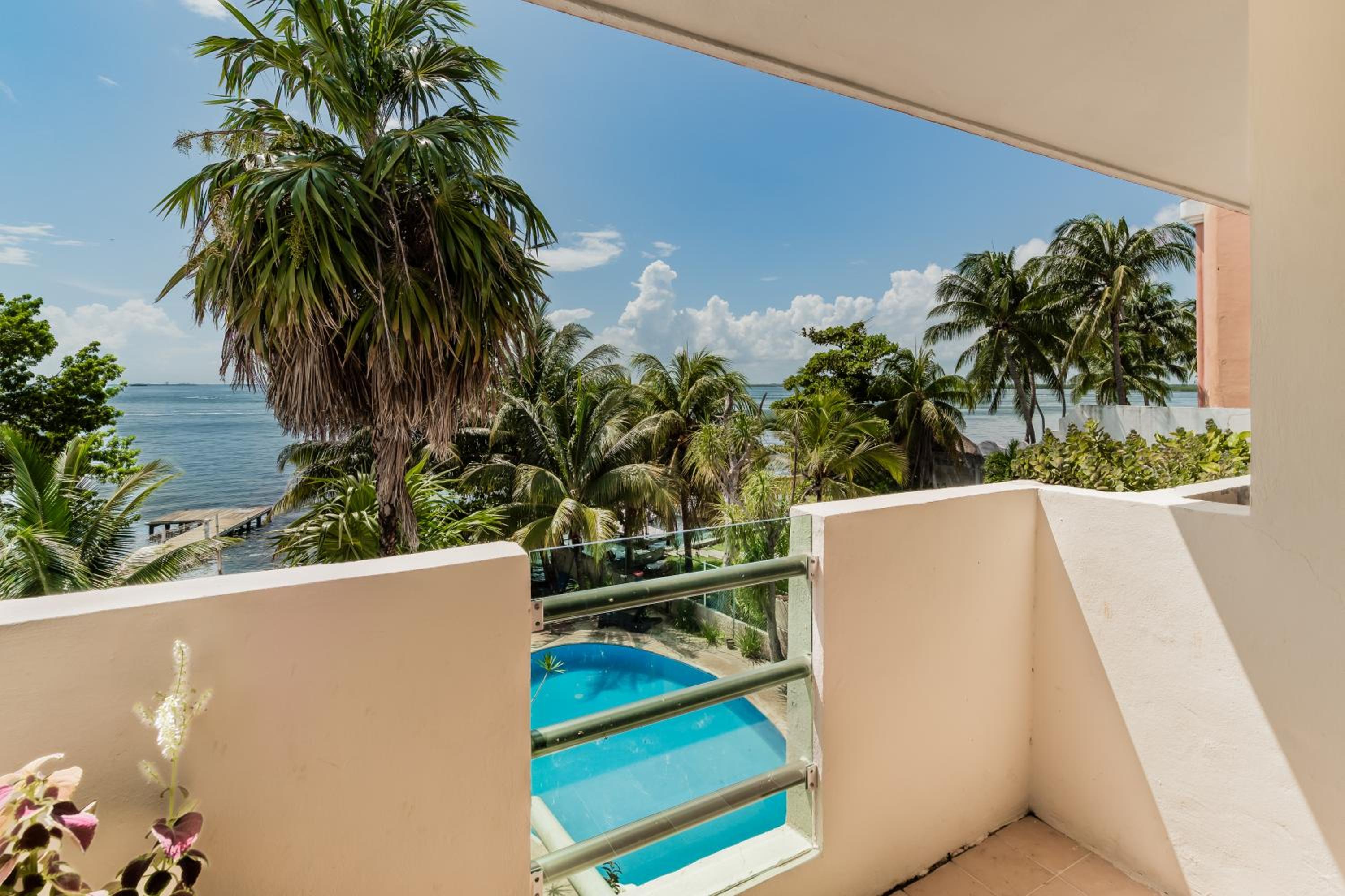 Seáak Cancun Rentals