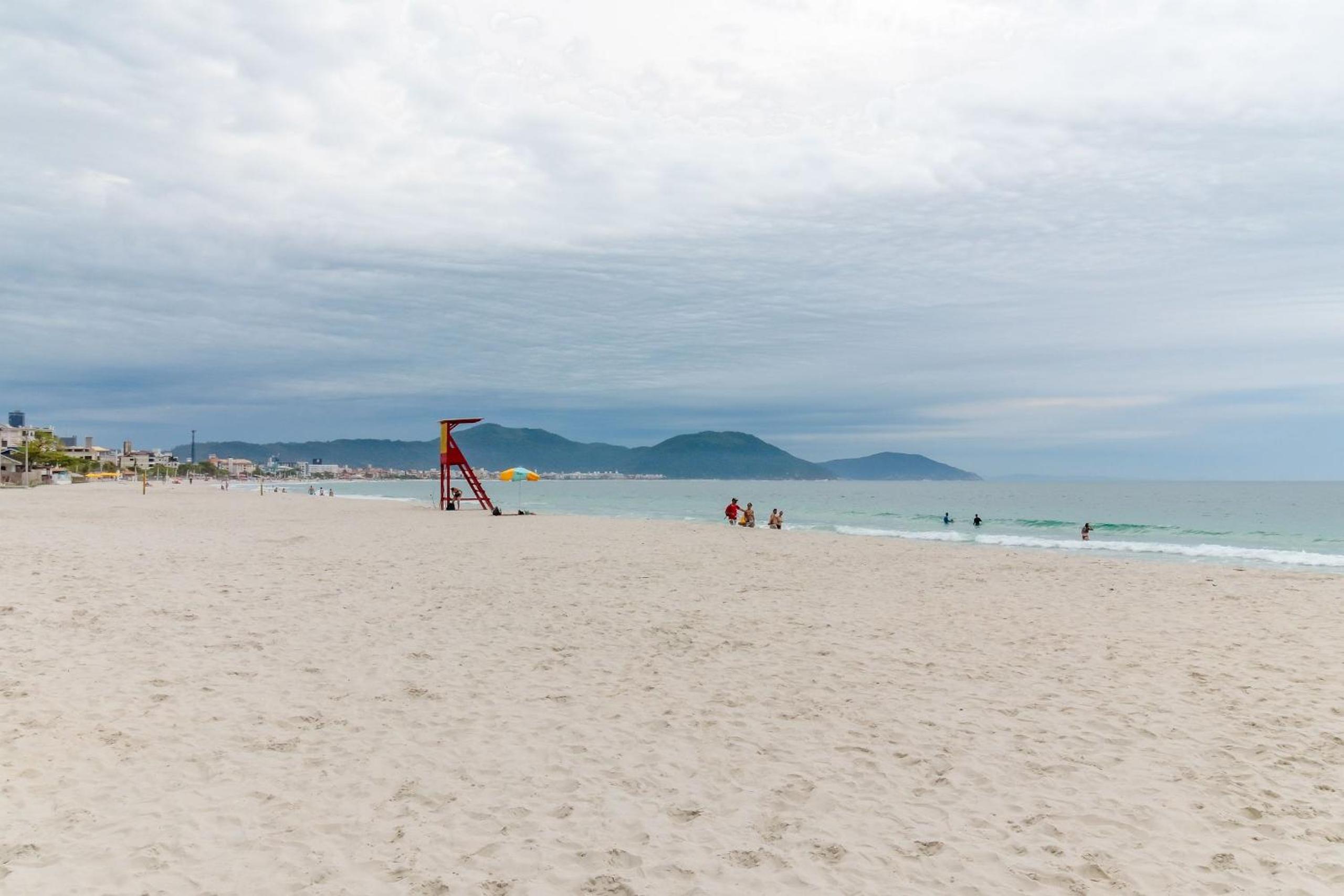 Ampla casa duplex pé na areia Floripa-SC DJB2065
