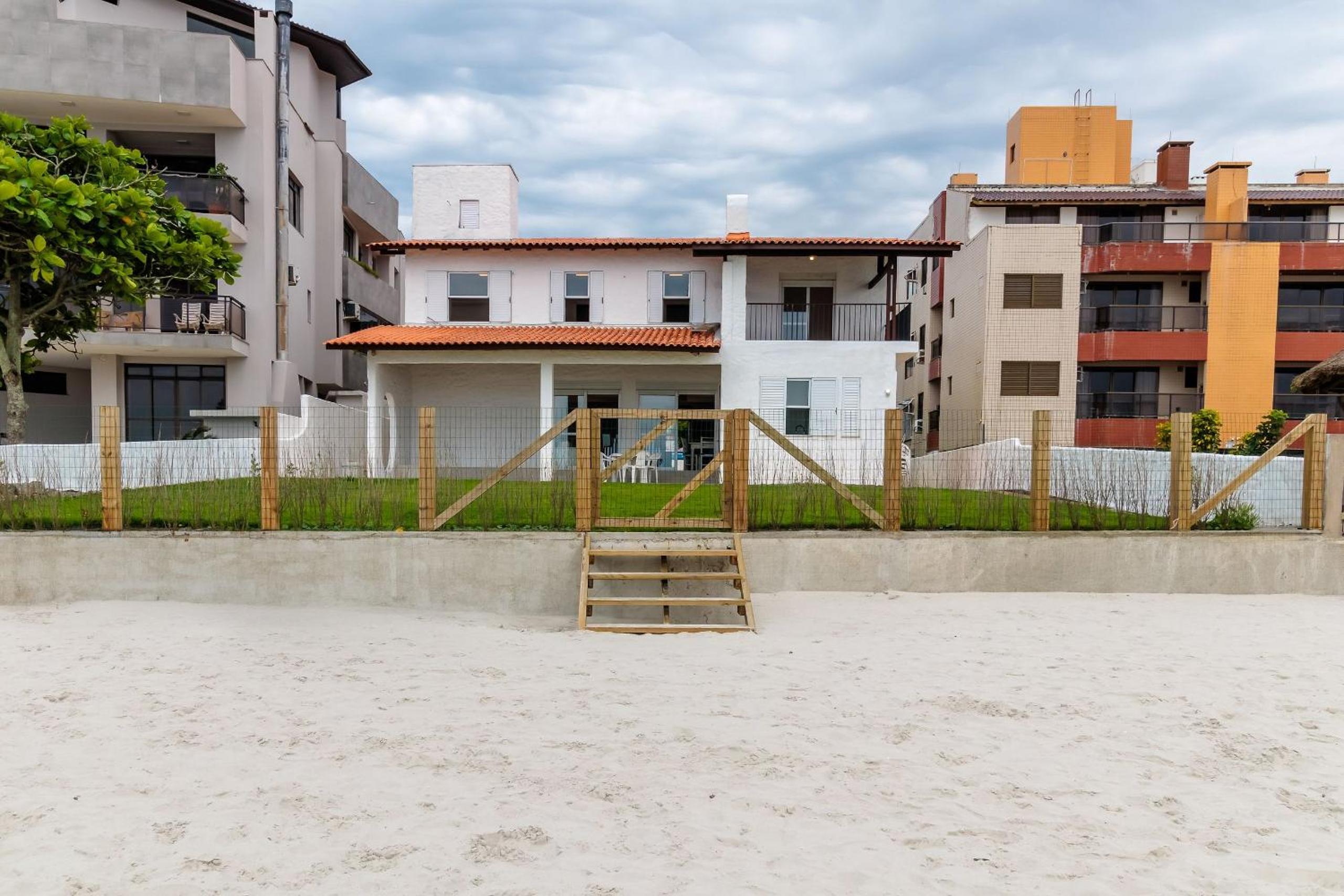 Ampla casa duplex pé na areia Floripa-SC DJB2065