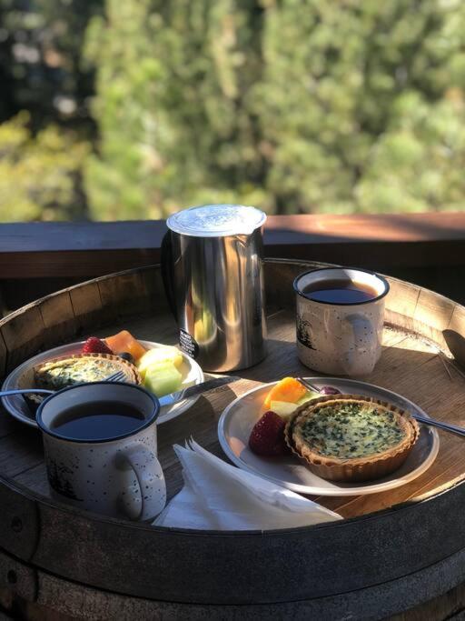 Luxury Joyful Bear Cabin with view, Big Bear Lake