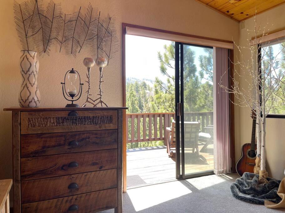 Luxury Joyful Bear Cabin with view, Big Bear Lake