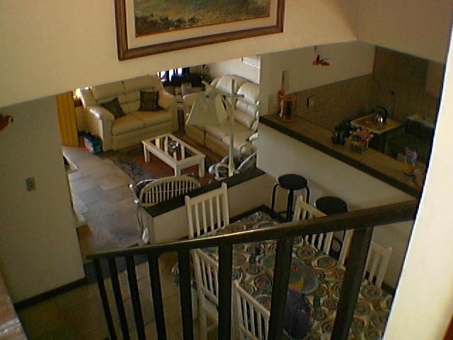 Casa frontal mar em condominio