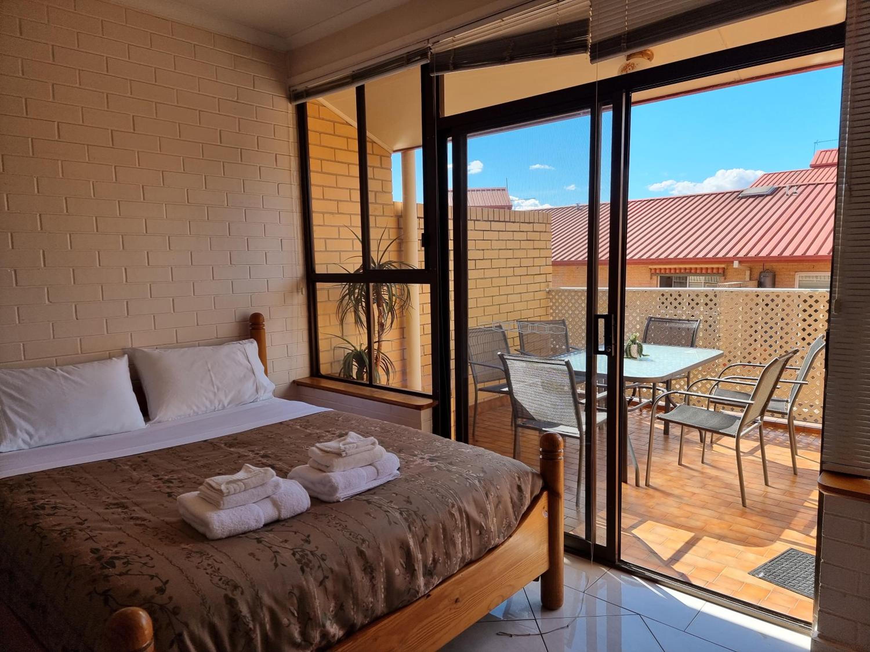 Tuggeranong Short Stay #10C - Sleeps 6