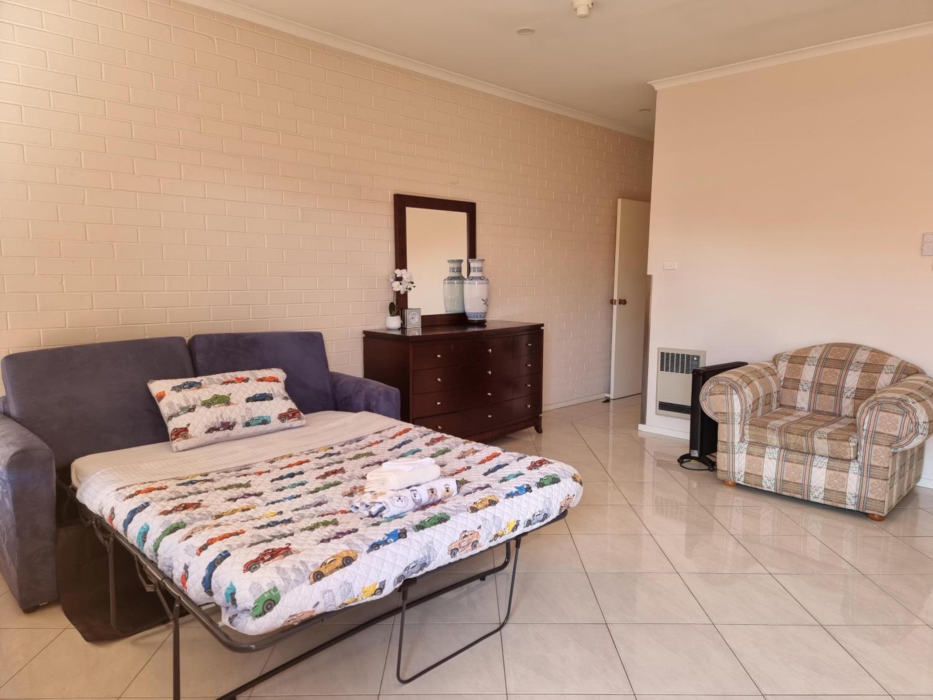 Tuggeranong Short Stay #10C - Sleeps 6