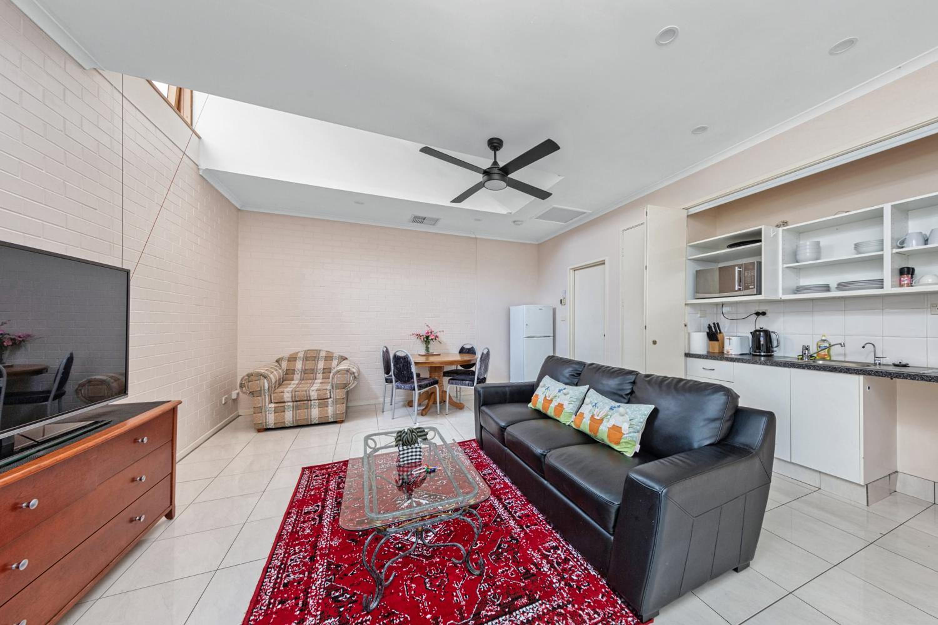 Tuggeranong Short Stay #10C - Sleeps 6