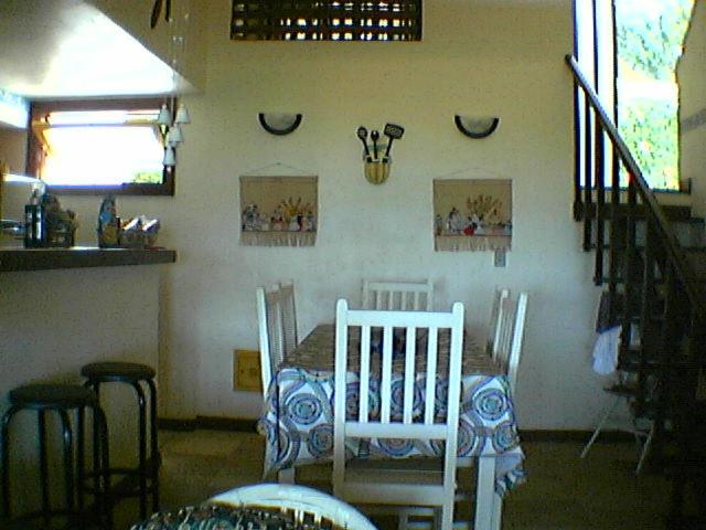 Casa frontal mar em condominio