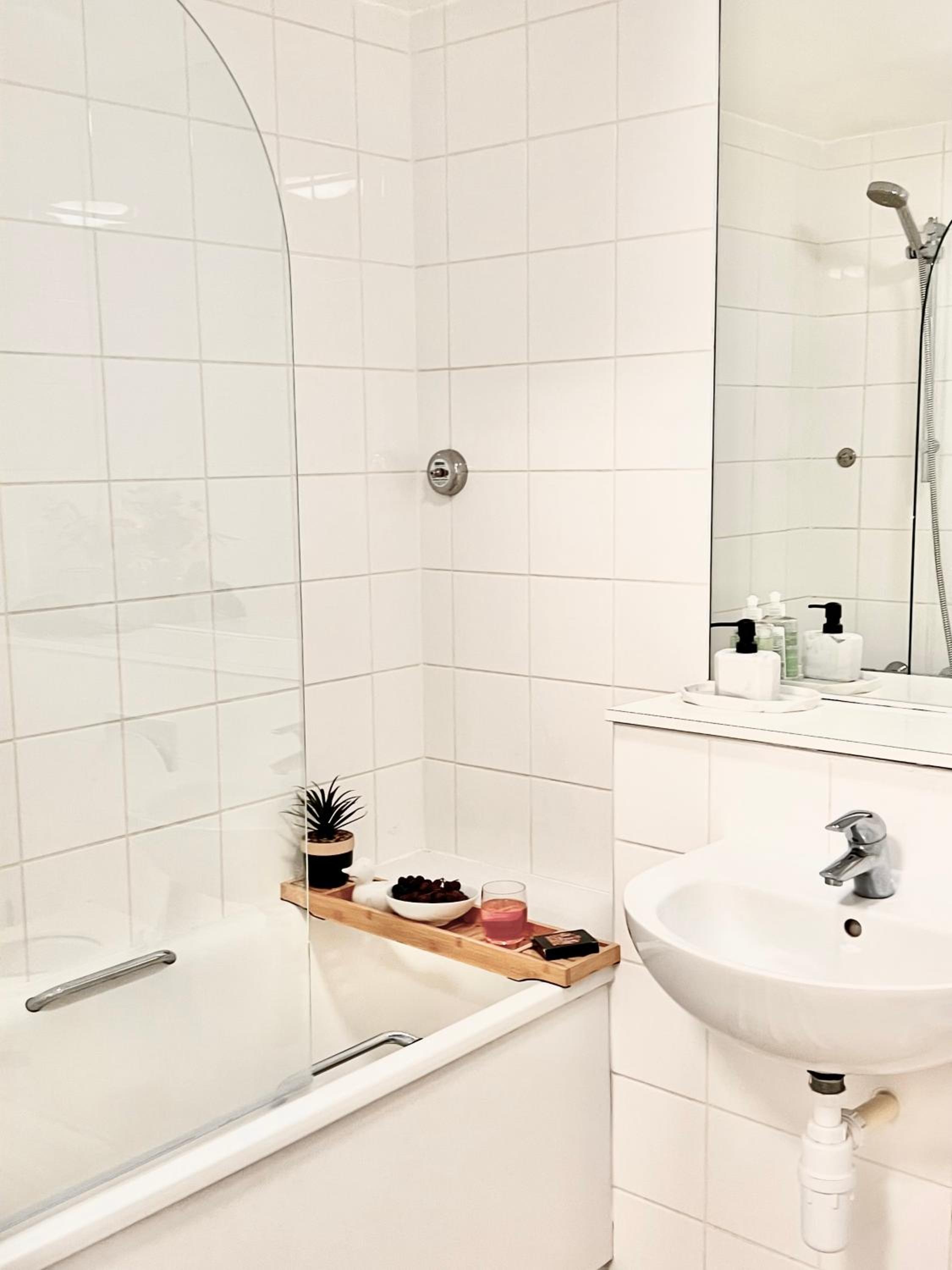 Central London skyline view highest floor service apartment