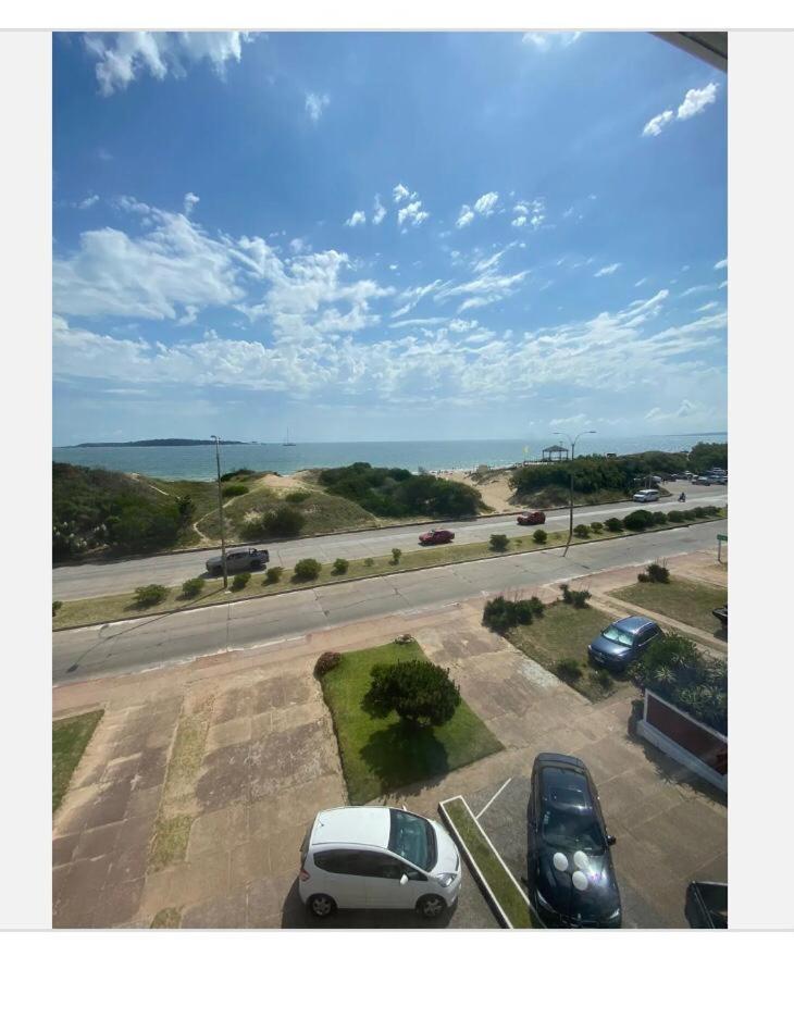 Apartamento sobre playa mansa Punta del Este view 2