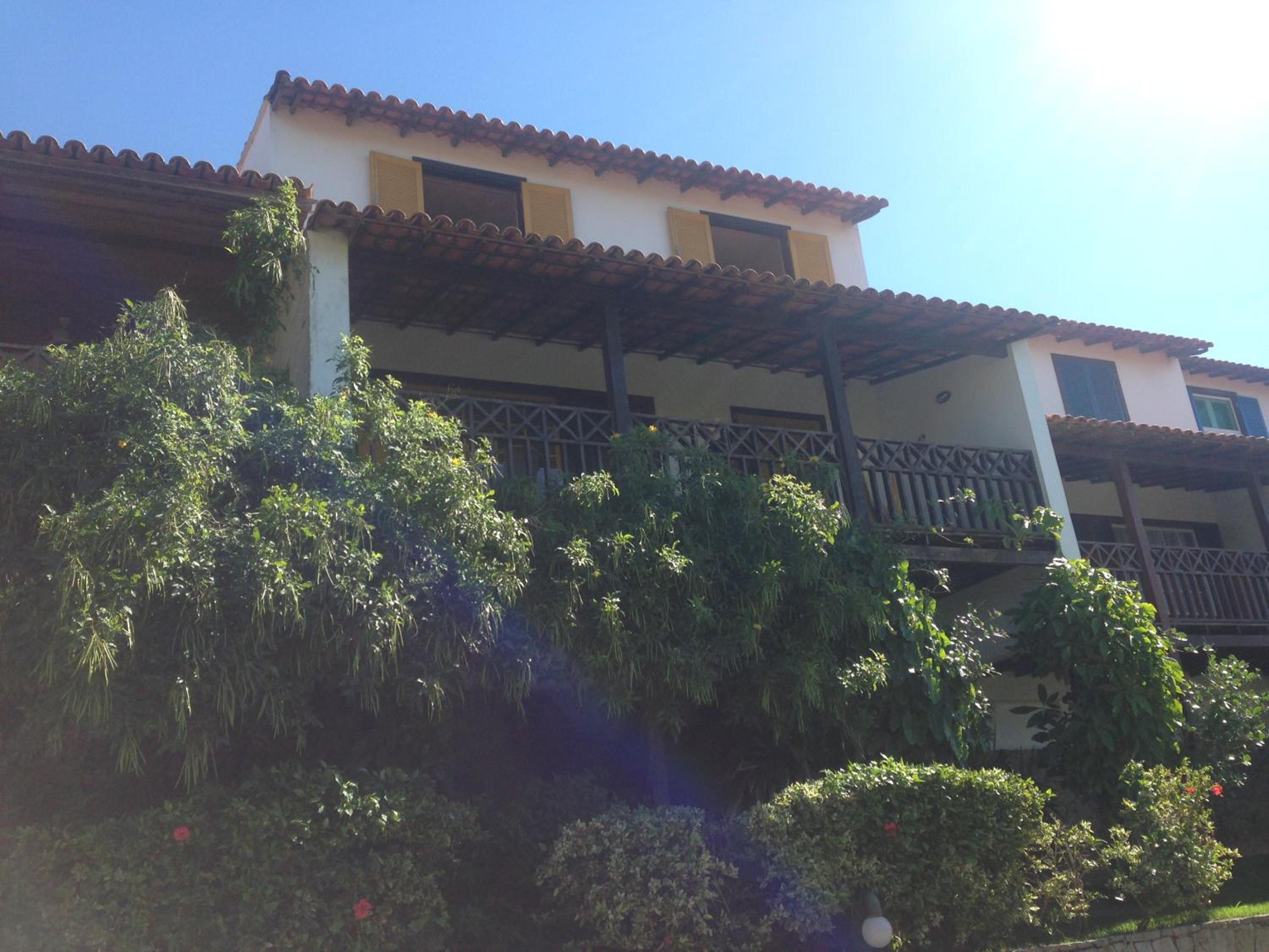 Casa frontal mar em condominio