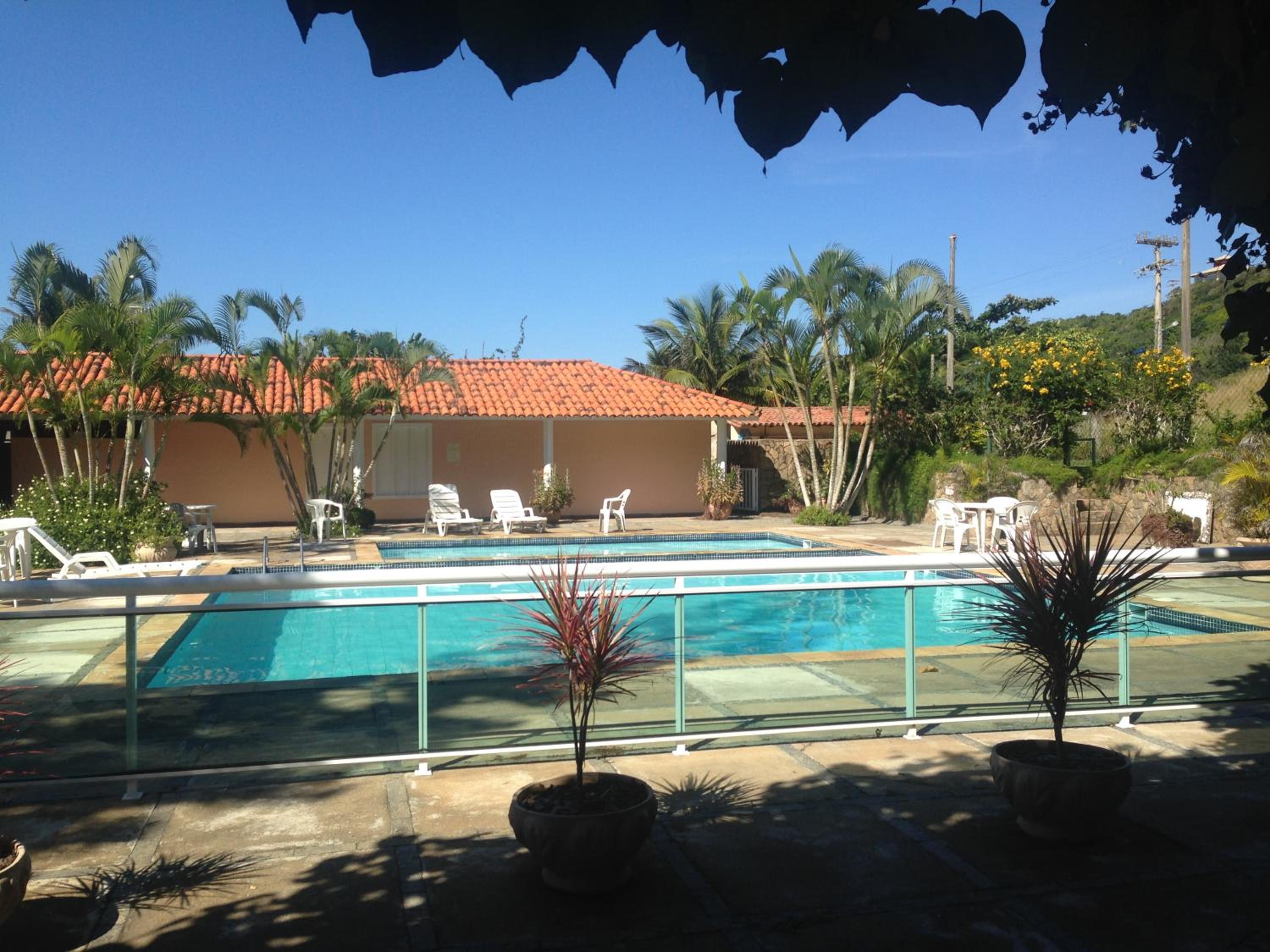 Casa frontal mar em condominio