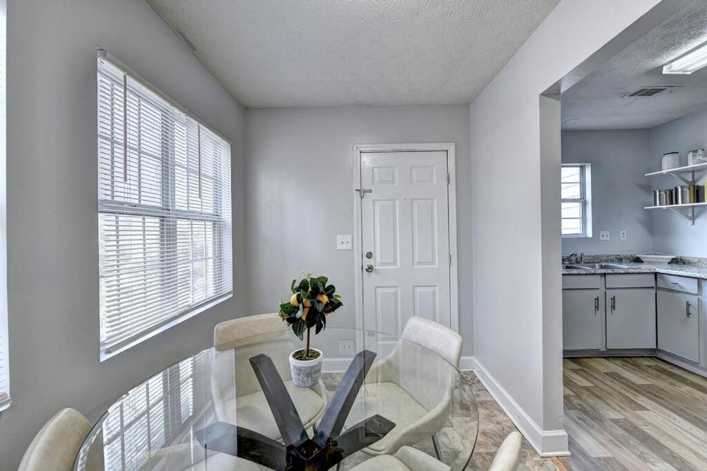 Gorgeous 5-bedroom home in Midtown- sleeps 15 view 4