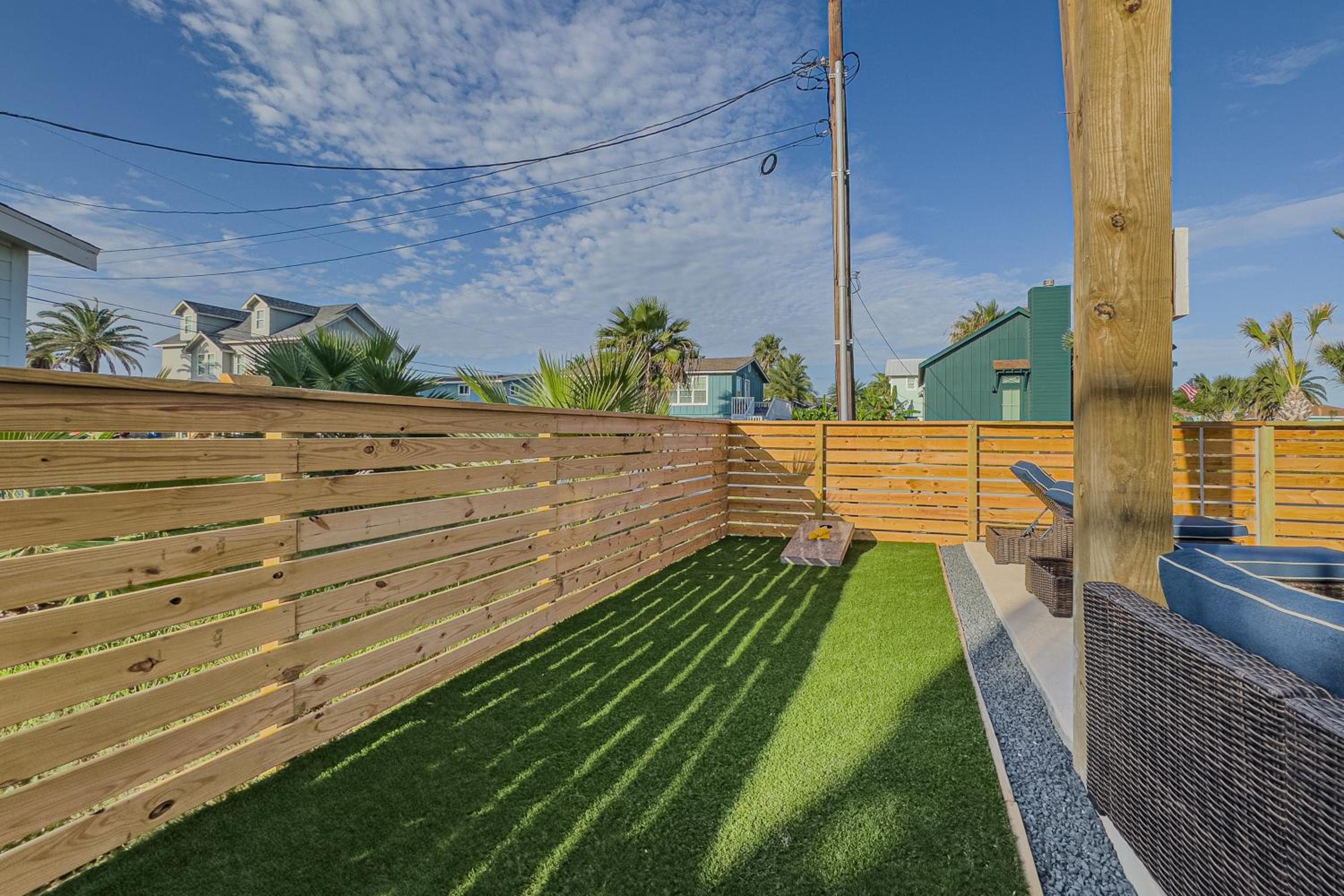 GU500: Whispering Palms, private heated pool, golf cart, no pets - main view