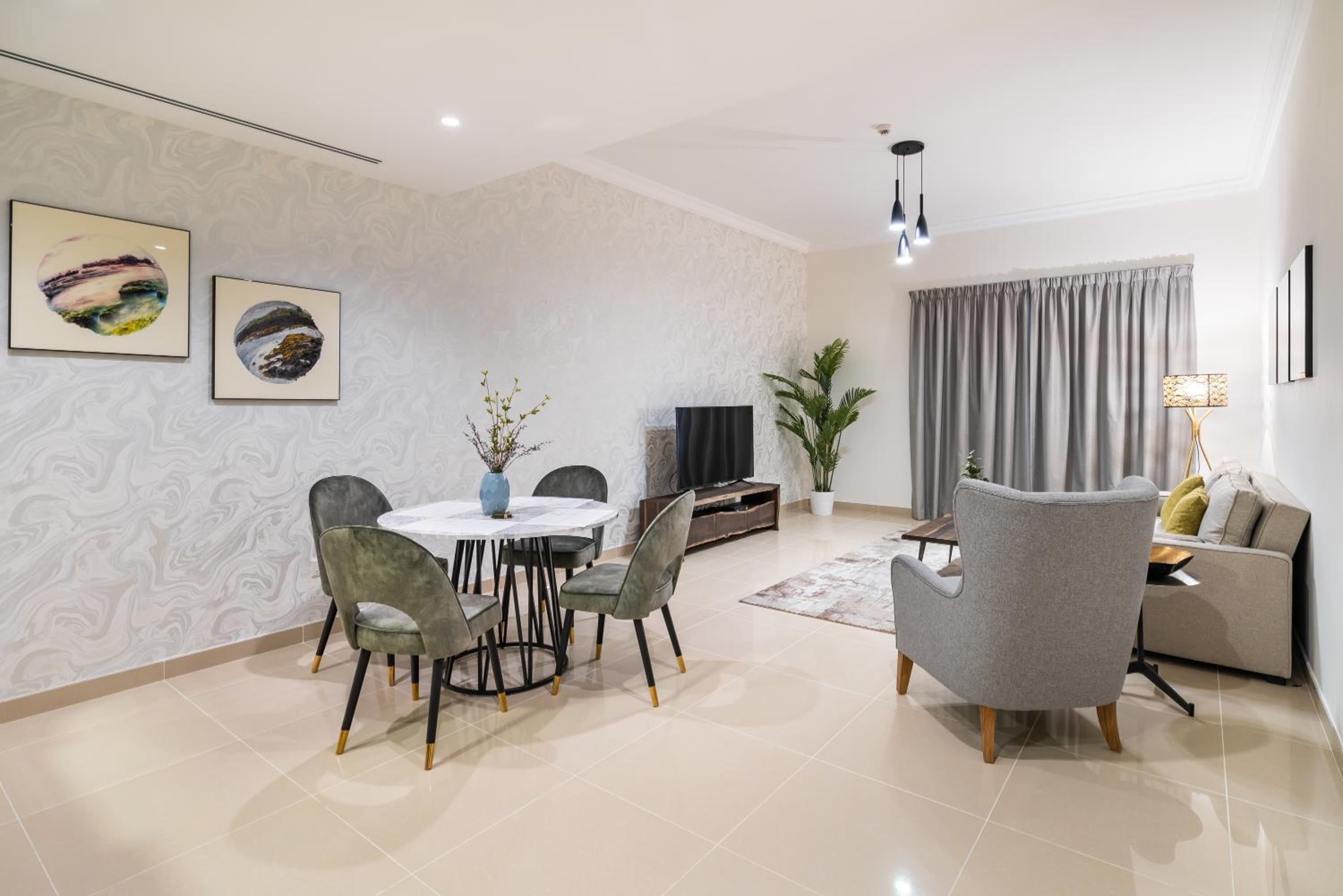 Amazing BeachFront Apartments near Atlantis Waterpark by Simply Comfort Sarai Palm Jumeirah