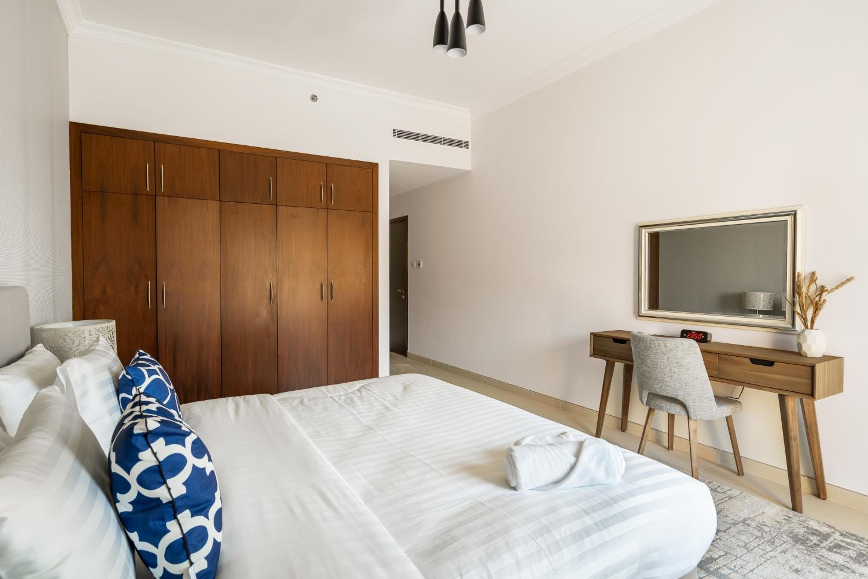 Amazing BeachFront Apartments near Atlantis Waterpark by Simply Comfort Sarai Palm Jumeirah