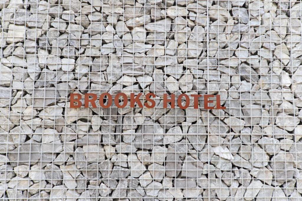 Brooks Business