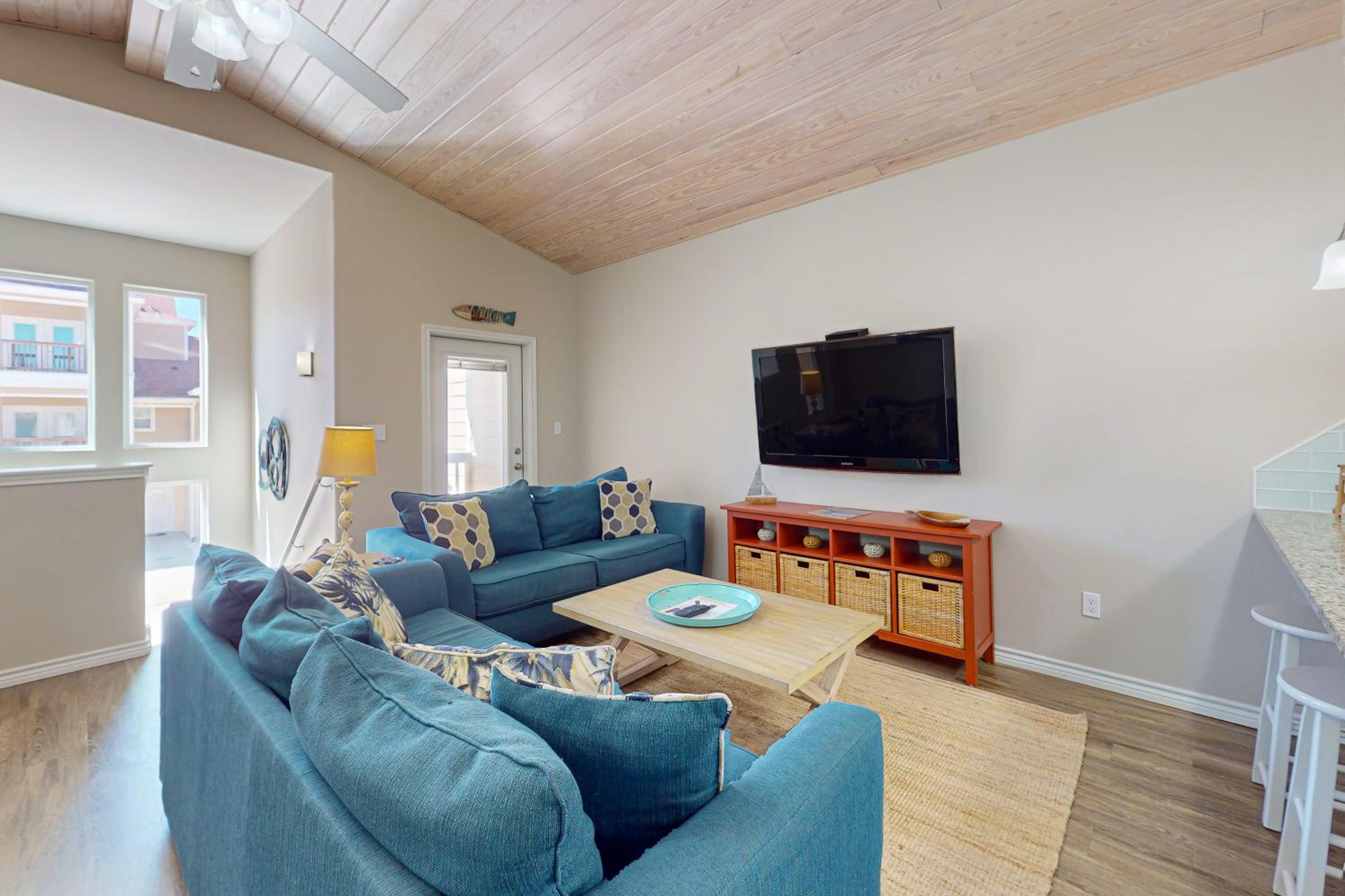 BC303 Beachilicious: 4BD, 3.5BA, Shared Heated Pool, Golf Cart Accessible, Parking for 2, No Pets view 3