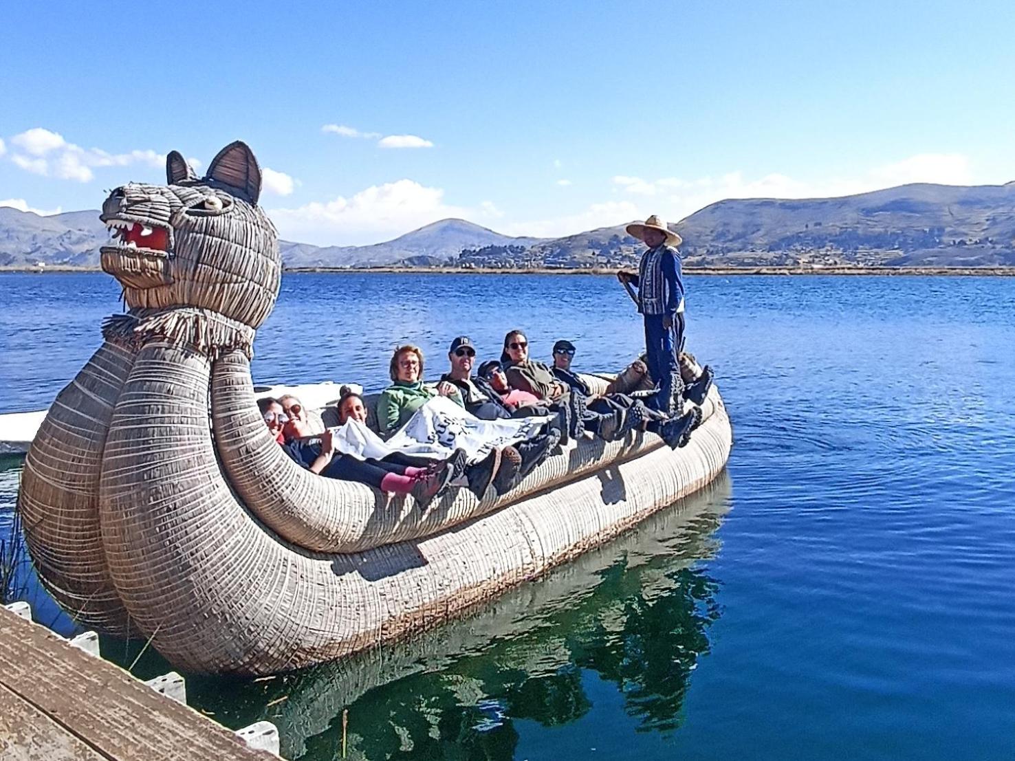 Uros Waliski Lodge view 5