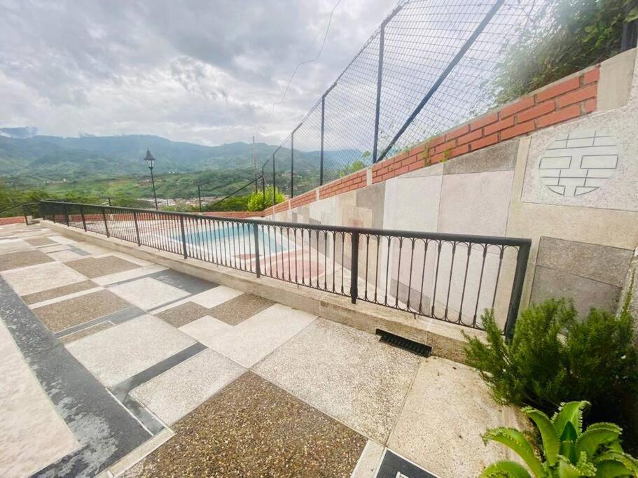 Verano eterno entre montañas