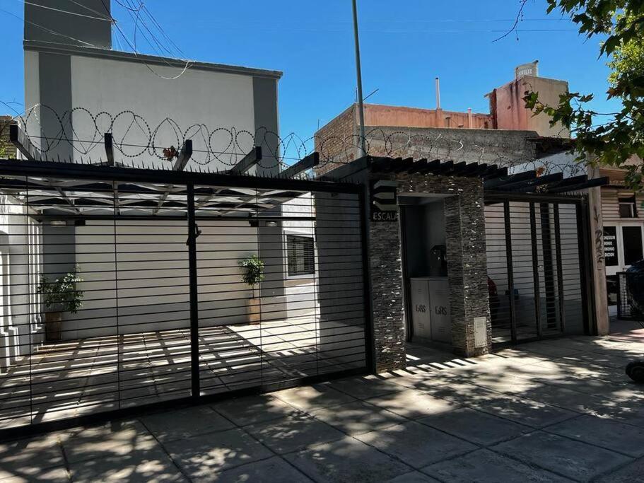 Departamento en ciudad con estacionamiento privado