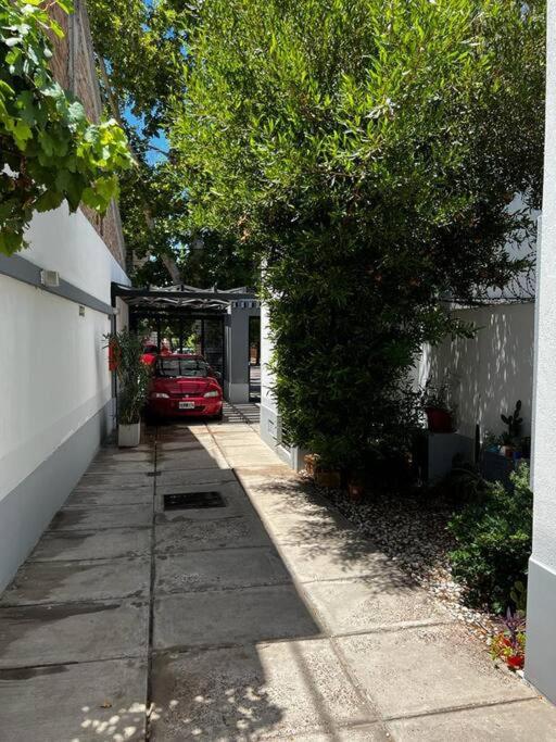 Departamento en ciudad con estacionamiento privado