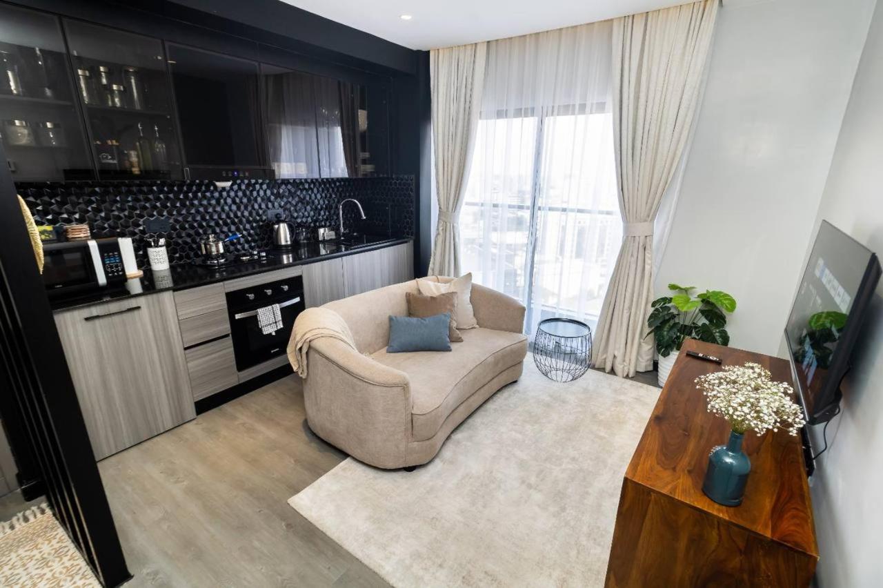 Escada Apartments