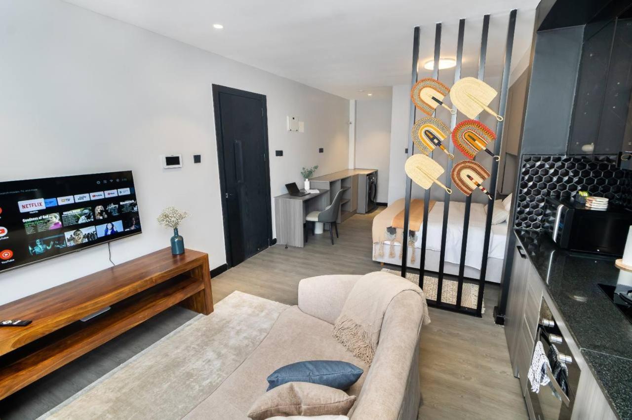 Escada Apartments