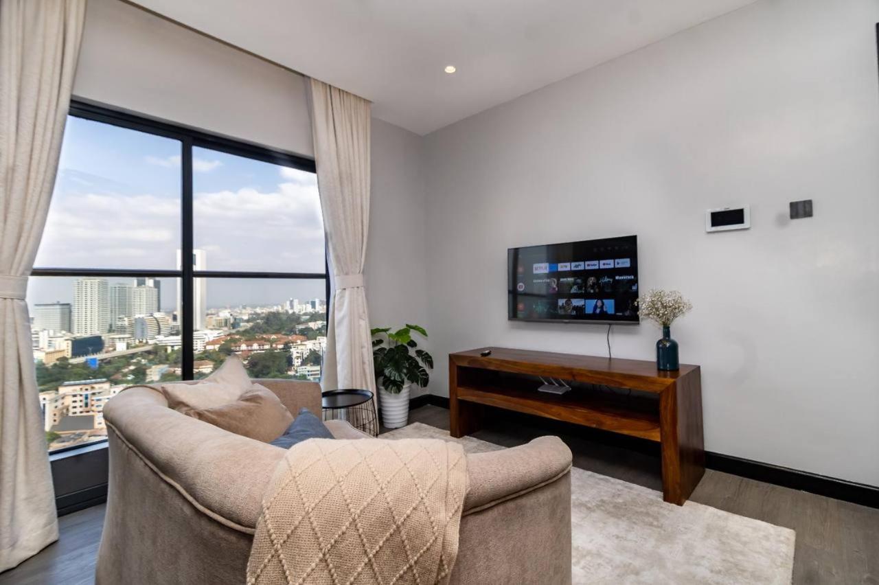 Escada Apartments