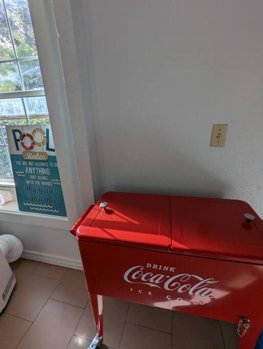 5/3 with a heated pool 2 min from beach, updated