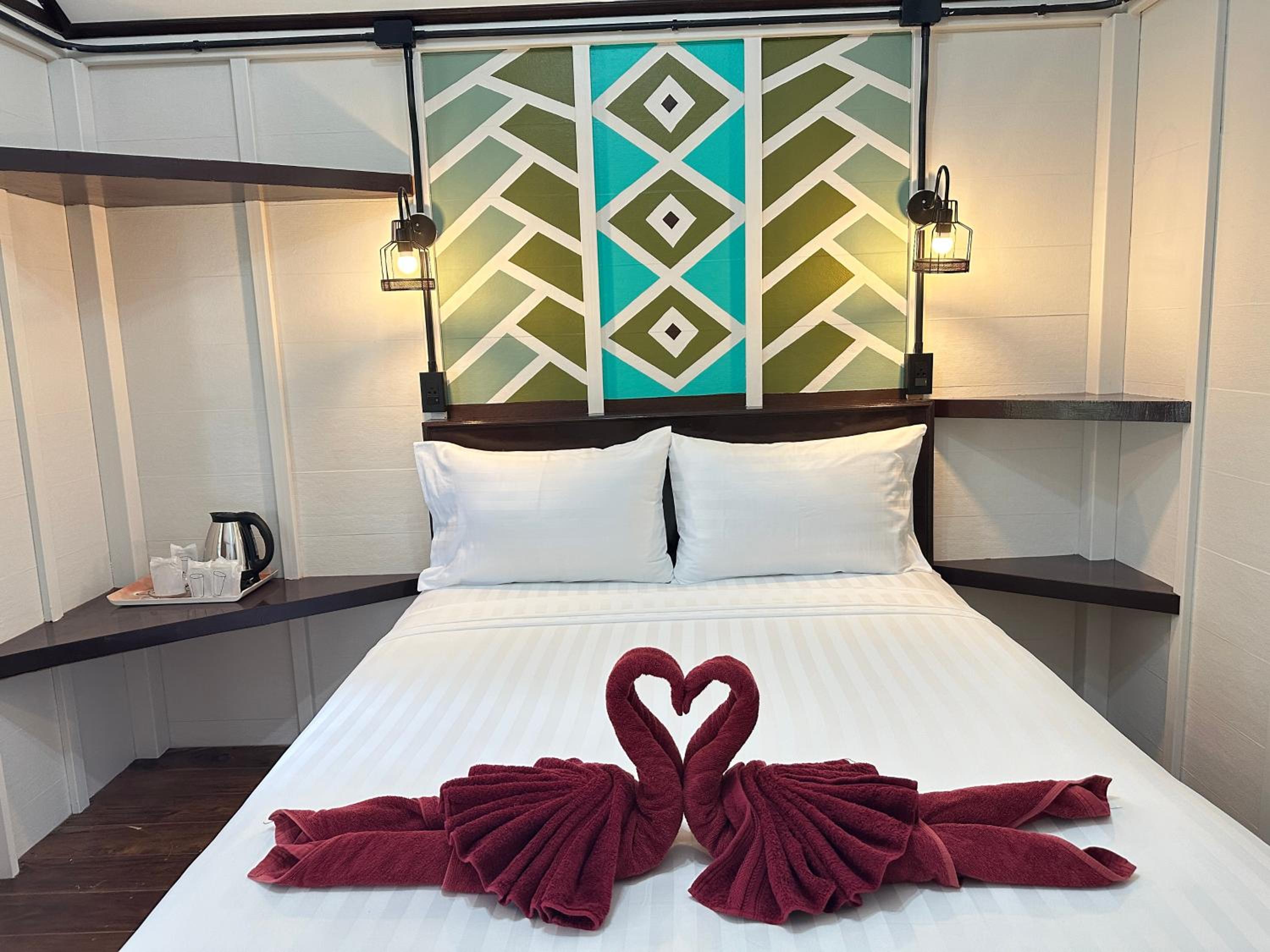 Lanta L.D. Beach Bungalow
