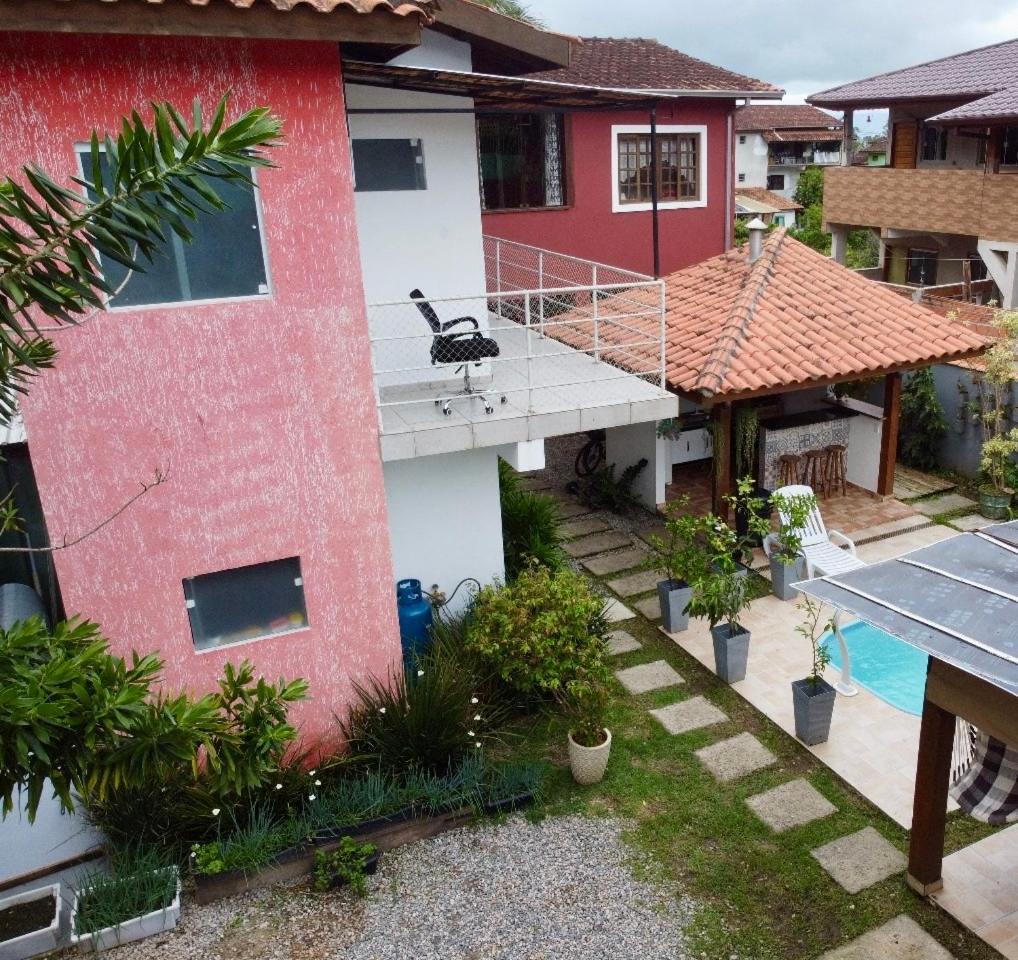 Casa em Ilhabela com piscina