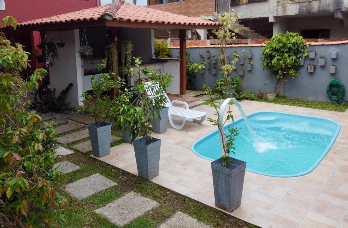 Casa em Ilhabela com piscina