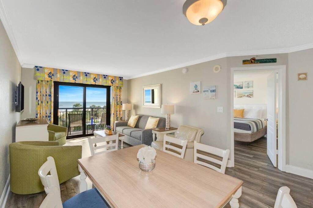 Relaxing Oceanview Suite OceanReef 318 view 5