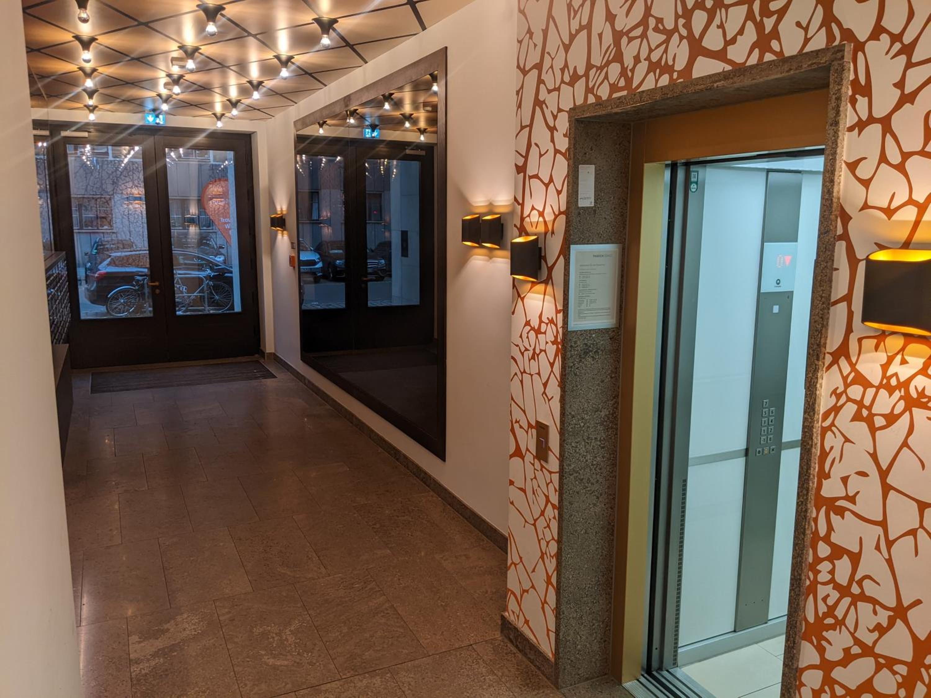 EITHER Private 2B2B OR Shared 1B1B, Luxury, Bright, Spacious