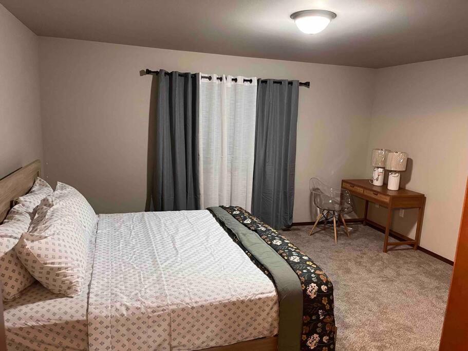 5 STAR Rating Home on Rock Island Golf Course view 5