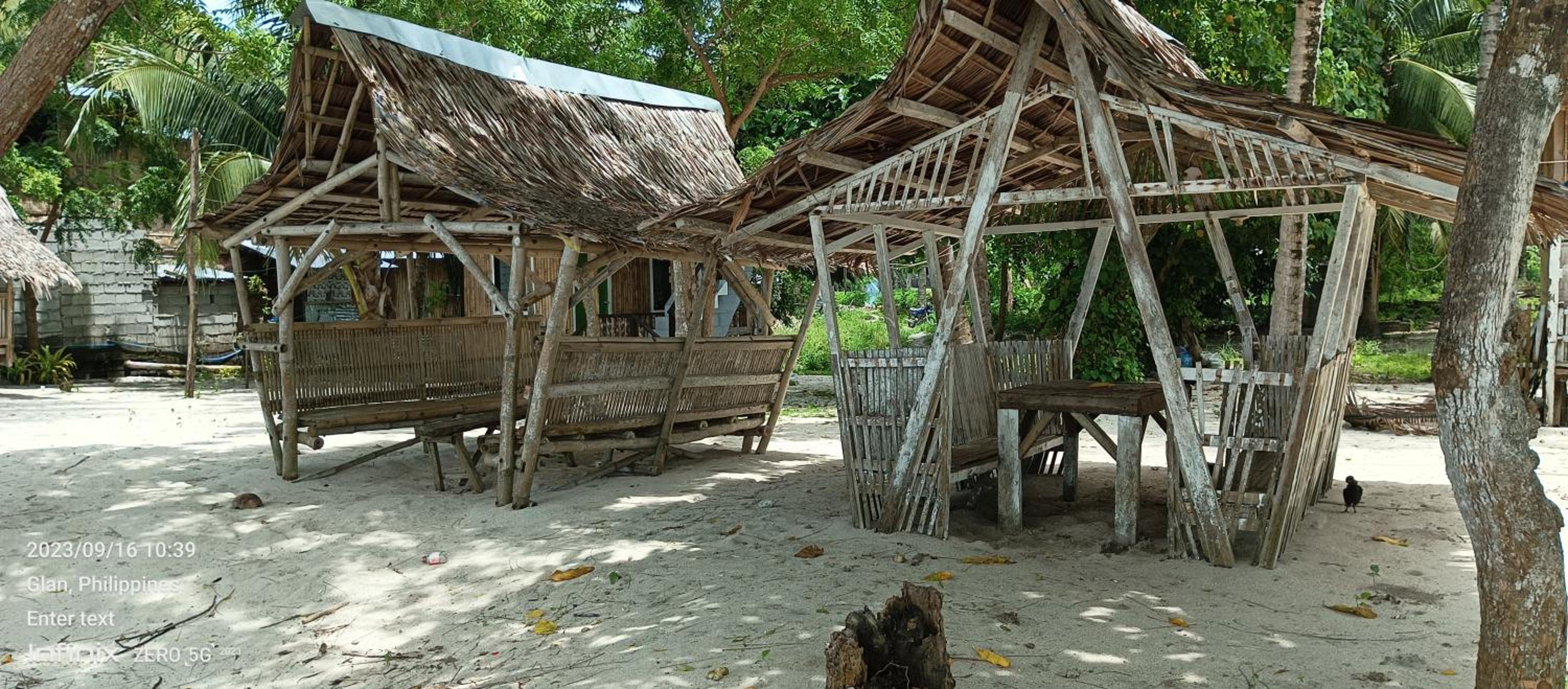 Burias kingkim beach