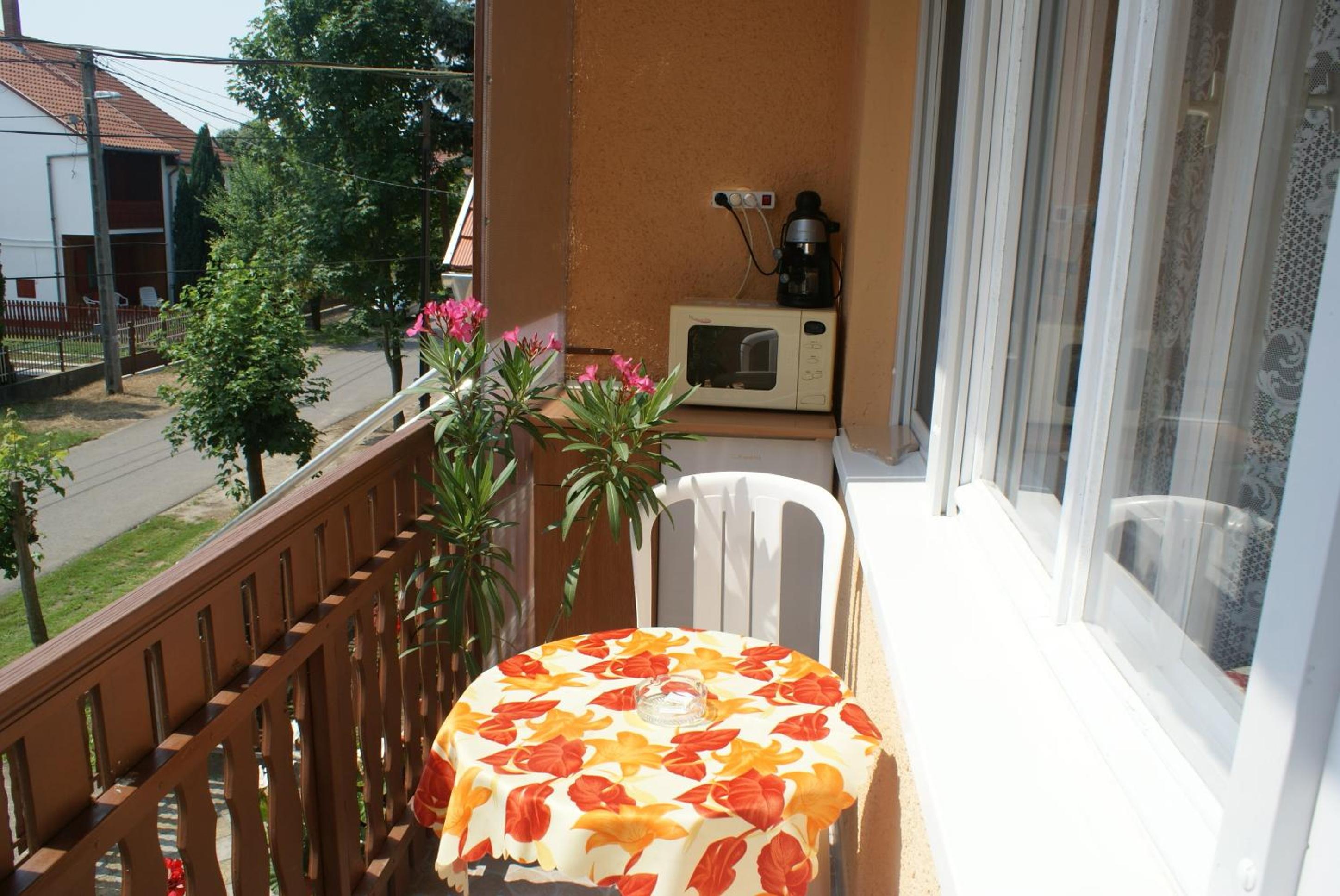 Róna Vendégház view 2