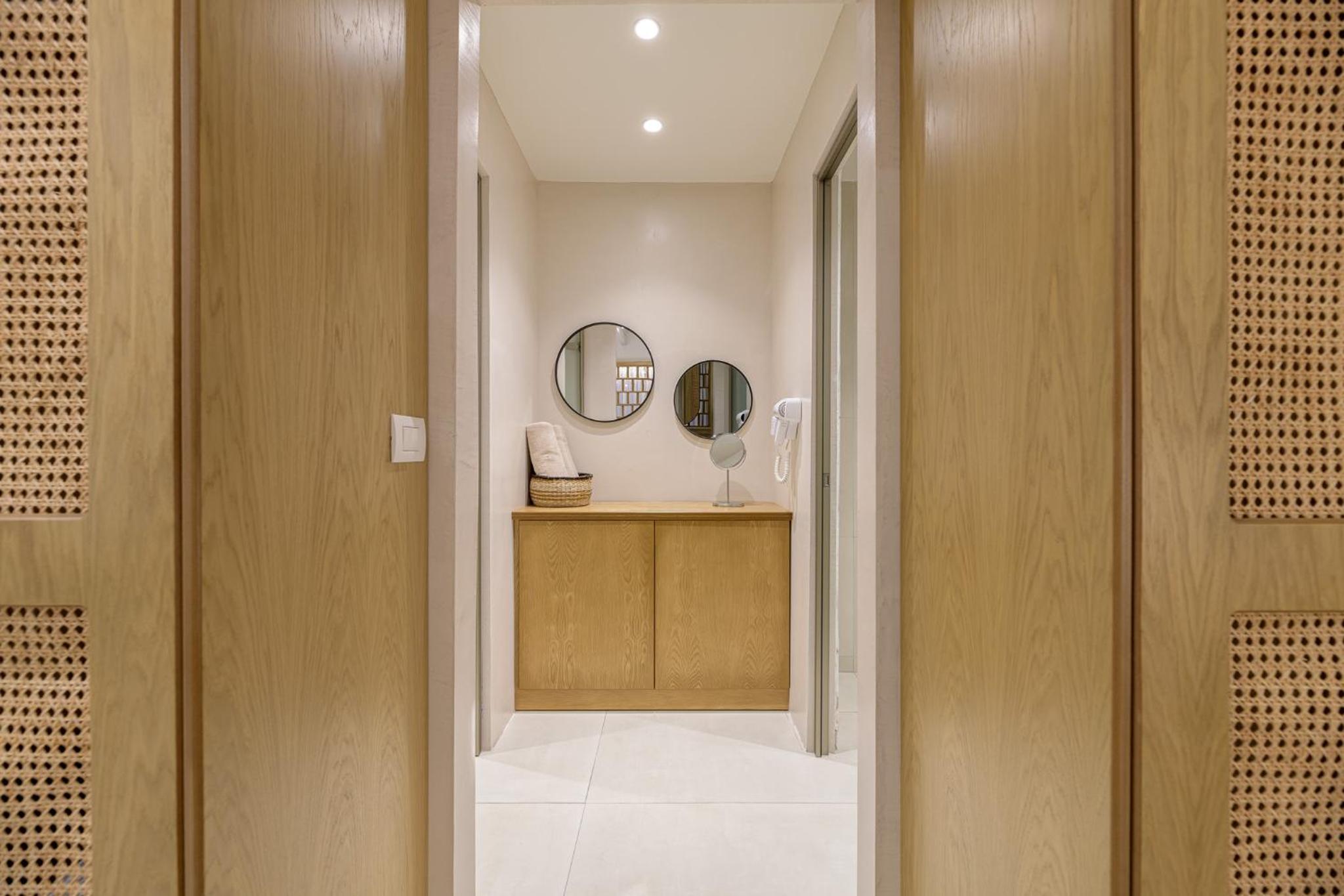 CP Seafront Suites en Laganas — bathroom