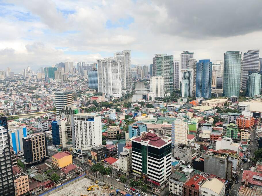 Spacious Bright 1 BR in 32F Gramercy Residences Condo view 4