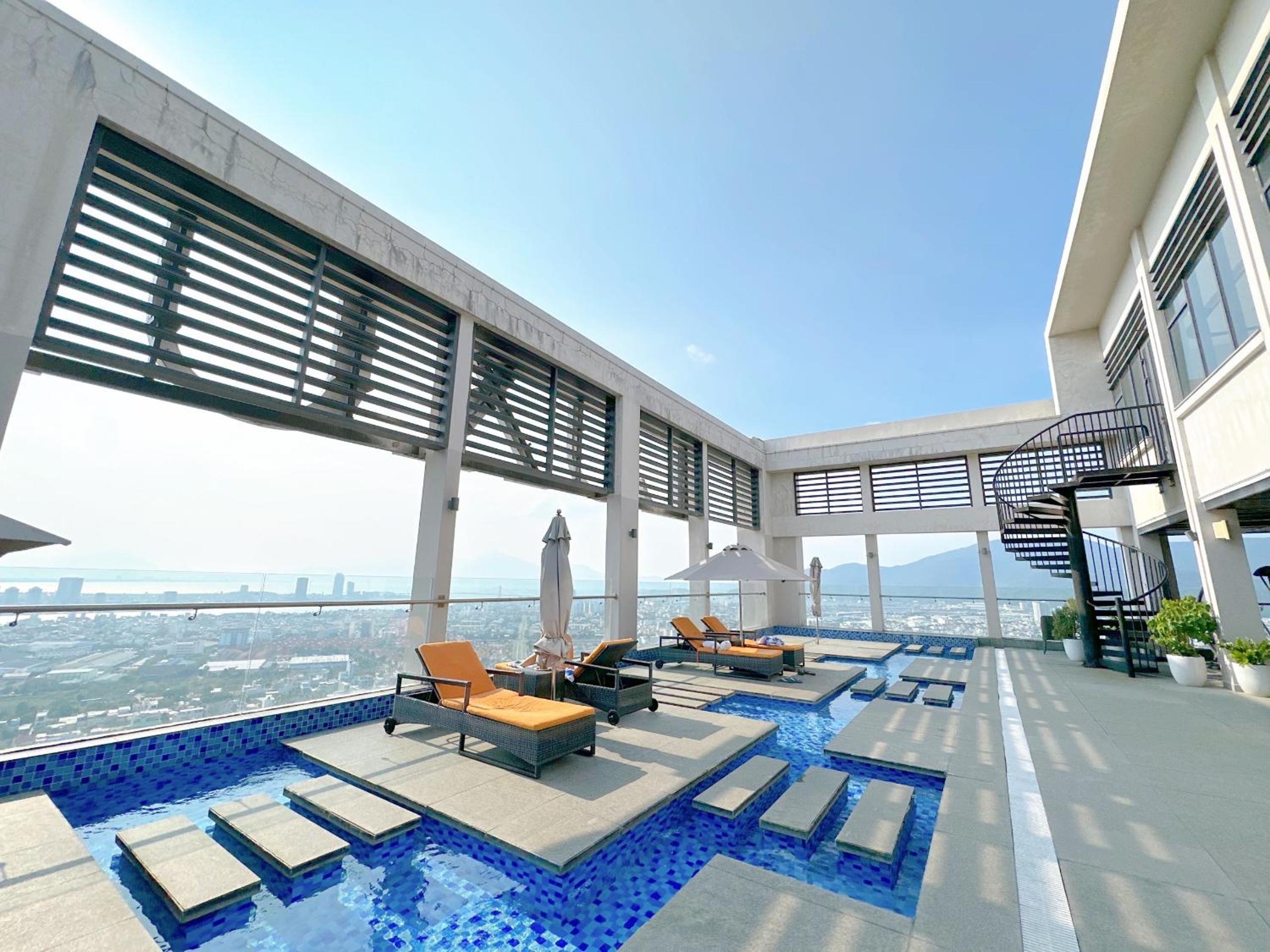 Luxury apt opposite MyKhe Beach Da Nang view 2