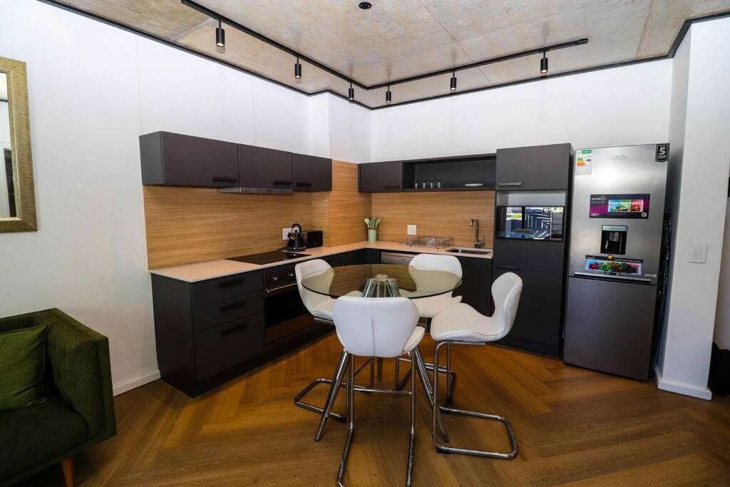Modern apartment in Century City view 5