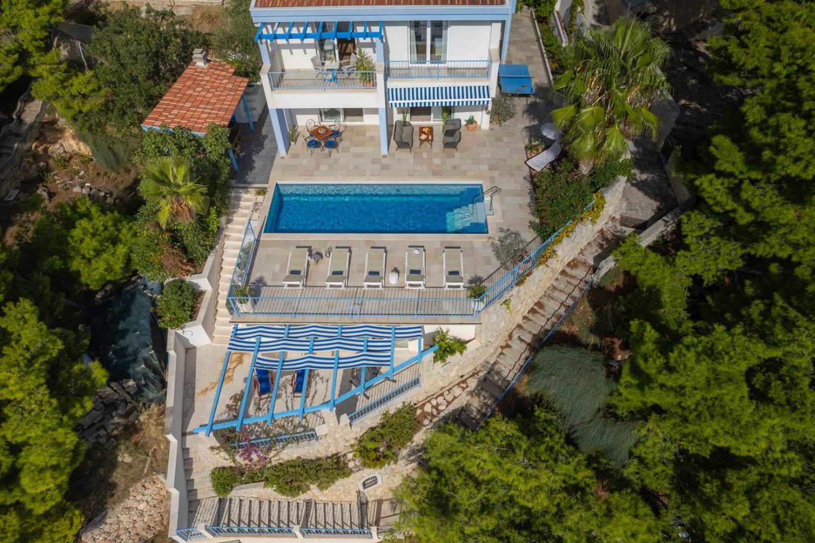 Seafront Villa Azzurro with heated pool view 4