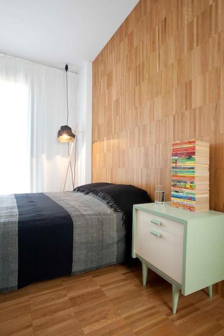 Central Apartment with Free Parking and Balcony